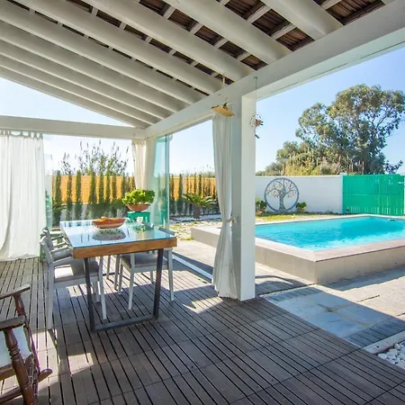 Casa de Férias Casa Autosustentable Con Piscina, Huvagondili *