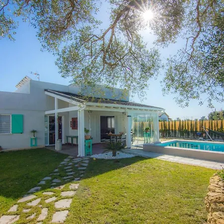 Casa Autosustentable Con Piscina, Huvagondili Casa de Férias
